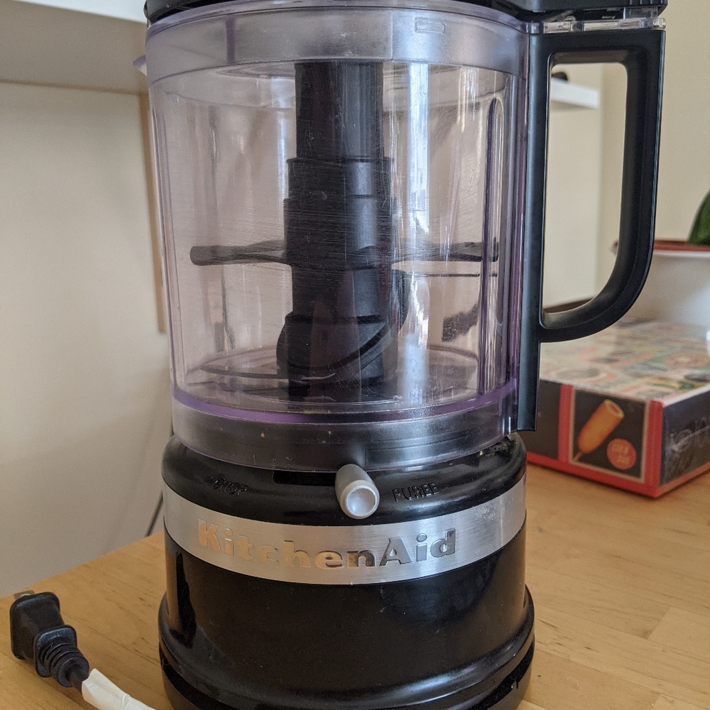 5-cup food processor - great for small spaces - Picture 3 of 4